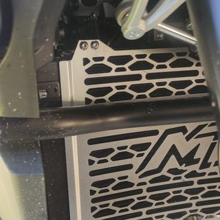 Upper bracket install